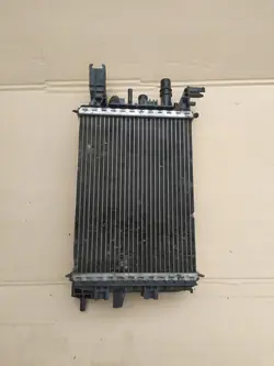 Vesijäähdytin OEM 214106421 Duster II Sandero Loganille