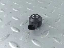 Mercedes-Benz Koputusanturi OEM 0009057304 Käytetty