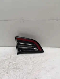 TESLA MODEL 3 Y VÄNSTER BAKLYKT