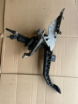 Poljinsarja Ford Focus MK2 OEM 4M517B633XH 2007-2011