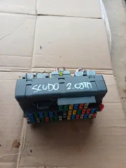 Caixa de fusíveis OEM Puszka bezpieczników FIAT SCUDO 98rok 2.0 jtd