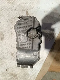 Volkswagen Oljetank 03C103603AH