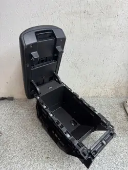 Nahka-kyynärnoja Mazda 3 IV BP 2019-2025 OEM