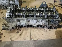 Moottorin sylinterikansi Mercedes Sprinter 906 2.2 CDI A6460101420