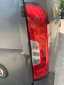 Luz trasera derecha FIAT DOBLO 2 II FL LIFT