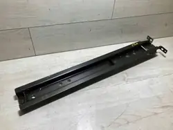 OEM sokolowski Tavaratilan pohjapalkki Renault Megane IV