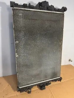 Radiateur d'eau Volvo OEM 31368082 - Occasion