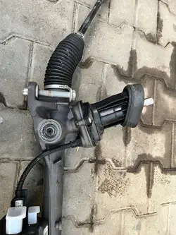 VW Passat B8 Ohjaustehostin