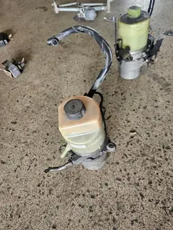 Bomba de direção assistida FORD FOCUS C-MAX 4M513K514CB