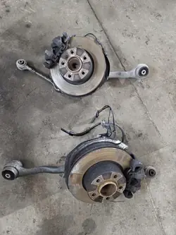 BMW F30 F31 N47 Mozzo Anteriore Sinistro