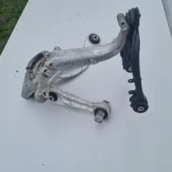TESLA MODEL 3 Främre Höger Knuckle 1044316-00-E
