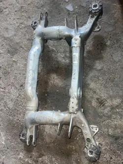 BMW OE 6761906 Poutre Suspension Arrière 5 Series