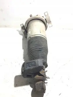 Audi Q7 Bakre luftfjädring OEM 7L8616002 - Begagnad