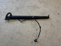Actuateur hayon gauche BMW E71 OEM 7286117 Occasion