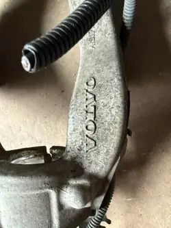 Bras de suspension inférieur Volvo XC90 OEM 31681894