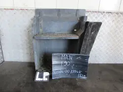 OEM 81615100129 Linke vordere Trittstufenabdeckung MAN F90