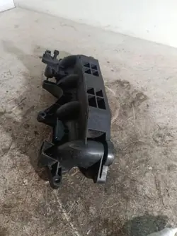 Ansaugkrümmer RENAULT MASTER II 8200684323 2.5L Diesel