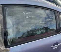 Vitre Portière Arrière Gauche OEM VW PASSAT B5 SEDAN