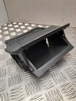 Aschenbecher OEM 5G1863391 für Volkswagen Golf VII 2020