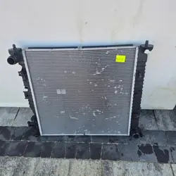 Käytetty jäähdytin OEM HY11125DBA1 Hyundai Tucsonille