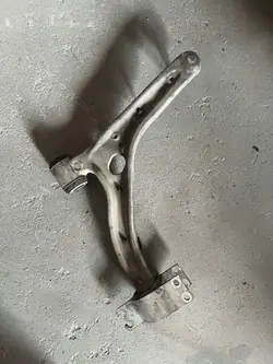 Braccio di controllo anteriore destro Mercedes GLA W156 A1563300600