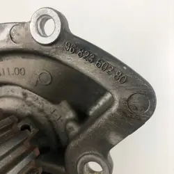 Pompe à eau Citroen OE 9682360280