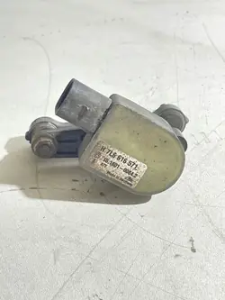 Sensor de nível dianteiro direito AUDI Q7 (4L) 7L6616571