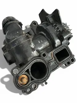 Pompe à eau Audi OEM 06H121026CP - Occasion