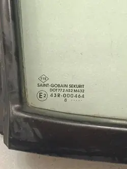 Vidro dianteiro direito usado OEM 43R000464 Renault Trafic III