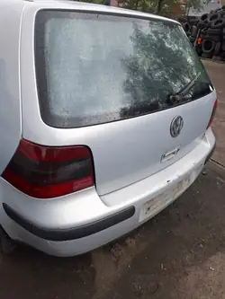 VW OEM 6266254376 Tavaratilan Lasit Golf 4 HB Käytetty