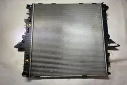 Radiateur Land Rover PCC500040 pour Discovery 3 L319