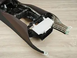 Keskikonsoli käsinoja OEM TUNN55 BMW G30 G31