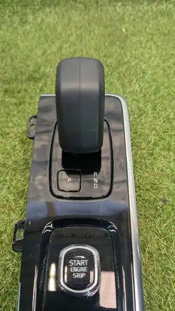 Pommeau de levier Volvo XC60 II 2017- OEM P32335745