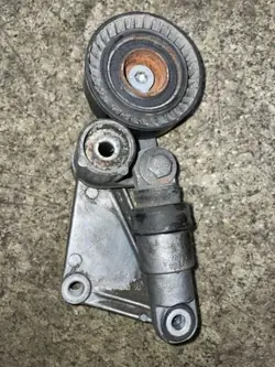 Moottorin vasen tuki OEM 17173729 BMW 5 E39 2.8L