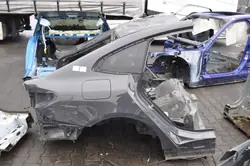 BMW I4 G26 Para-lamas Traseiro OEM 421706 - Esquerdo/Direito