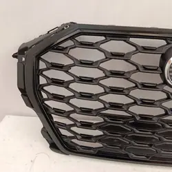 Grille Audi Q3 Sportback OEM 83F853651 - Occasion