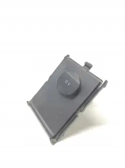 Prise 12V Volkswagen OEM 7N0867748 Arrière Occasion