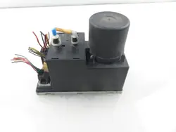 Centrale vergrendelingspomp OEM 8D0962257C - Gebruikt
