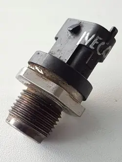 Polttoainepaineanturi OEM 55207677 Iveco Daily