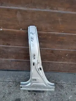 Toyota Prius III B-pilari Oikea OEM