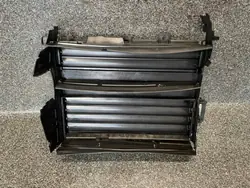 OEM 9838100980 Store de Direction d'Air Peugeot 208 II