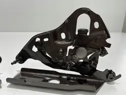 Dobradiça do Capô Direita Dianteira Audi Q7 II OEM 4M0823302B