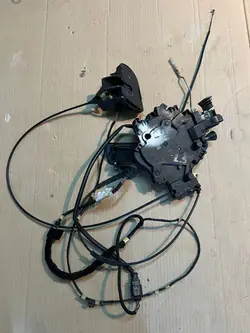 Vänster skjutdörrslås 7h0843653bb VW T5 Multivan