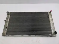 Radiador de agua BMW 5 E60 OEM 7795878 - Usado
