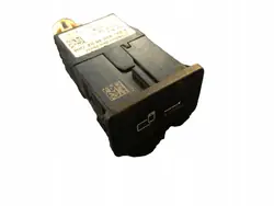 Tomada USB Mercedes OEM A2478204602 - Usado