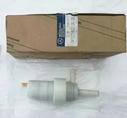 Mercedes ruitenwisserspomp OEM A0008600826 - Gebruikt