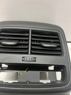 Audi A4 B9 takakonsolielementti OEM 8W0864376