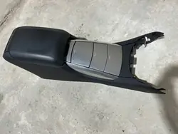 Mercedes W251 etukeskikonsoli käsinoja OEM afklW251opi5