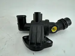 Volkswagen Golf VI 2010 Carcasa de termostato OEM 06F121111H