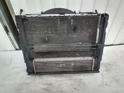 BMW 5 E60 E61 3.0D Kylarrubrik Fläktkomplett 7561712